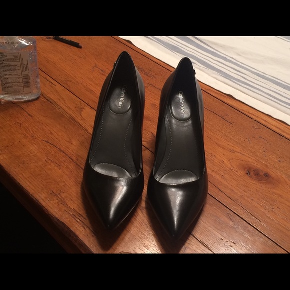 Tommy Hilfiger Booties New in Box -Size 6.5 - Picture 3 of 4